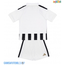 Camisa de time de futebol Juventus Replicas 1º Equipamento Infantil 2026-27 Manga Curta (+ Calças curtas)
